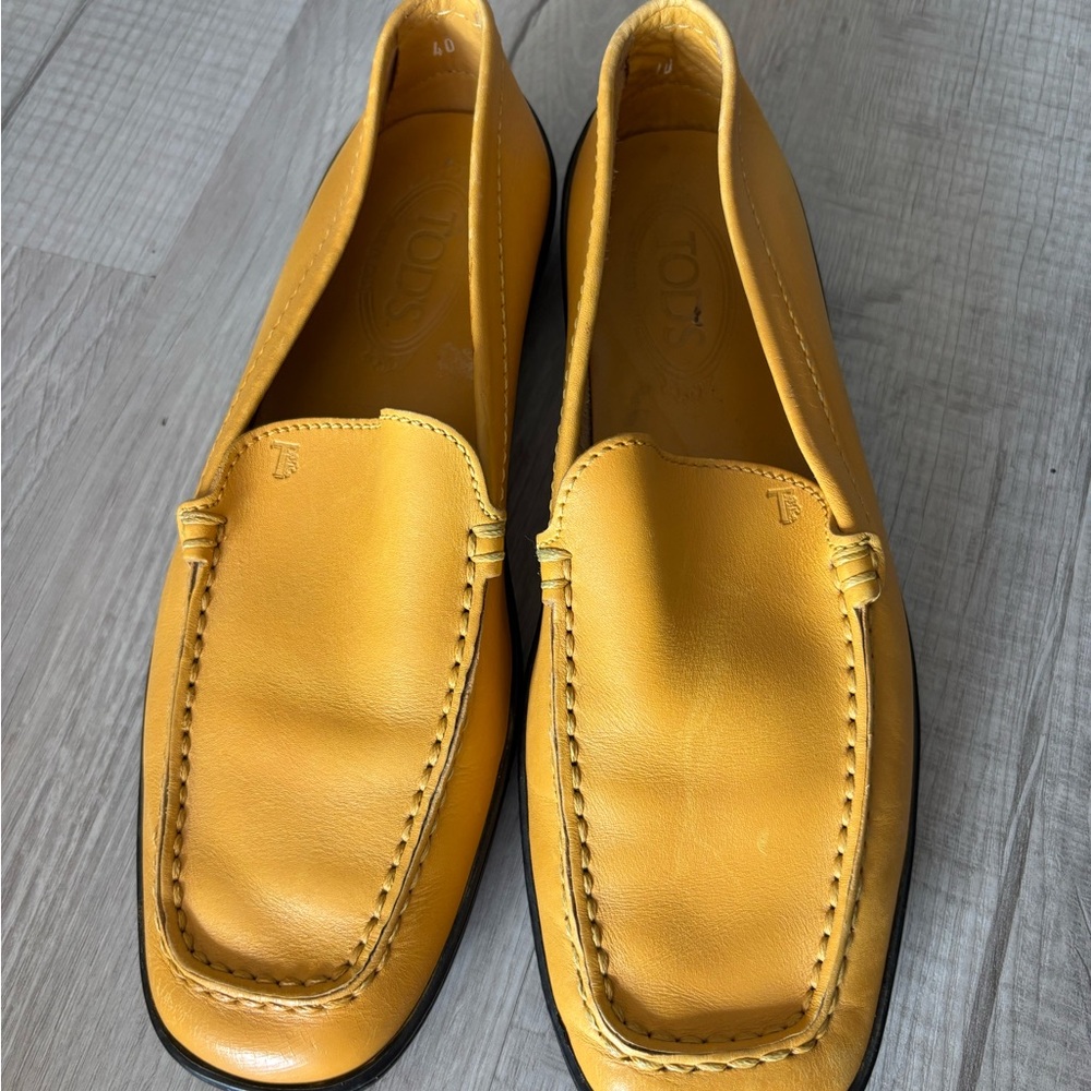 Tod’s Yellow Leather Driving Shoe Loafer EU 40